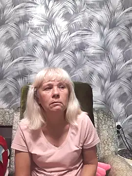 Snapshot of sakura_blonde chatting on 10/10/25, 02:54 sakura blonde online show from 10/10/25, 02:54