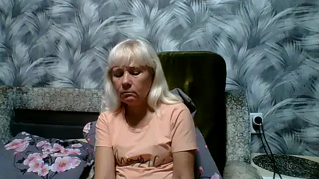 Snapshot of sakura_blonde chatting on 10/12/25, 08:08 sakura blonde online show from 10/12/25, 08:08