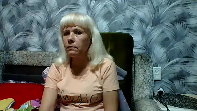 Snapshot of sakura_blonde chatting on 10/25/25, 04:57 sakura blonde online show from 10/25/25, 04:57