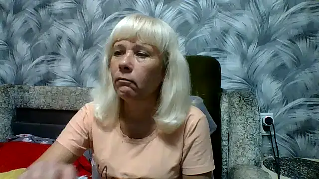 Snapshot of sakura_blonde chatting on 10/26/25, 05:02 sakura blonde online show from 10/26/25, 05:02