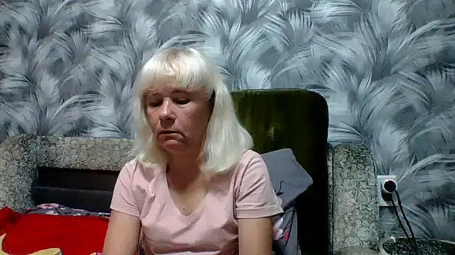 Snapshot of sakura_blonde chatting on 10/27/25, 05:22 sakura blonde online show from 10/27/25, 05:22