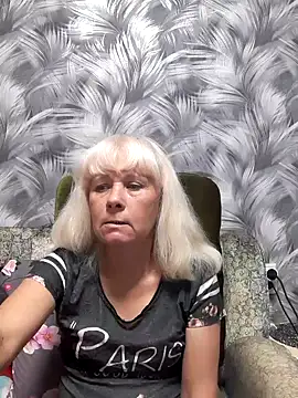 Snapshot of sakura_blonde chatting on 10/27/25, 05:28 sakura blonde online show from 10/27/25, 05:28