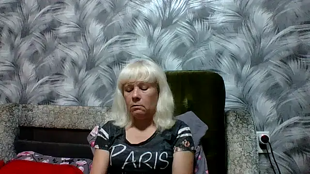 Snapshot of sakura_blonde chatting on 10/28/25, 06:21 sakura blonde online show from 10/28/25, 06:21