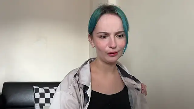 bumble bee online show from 12/28/24, 10:03