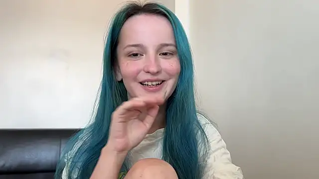 bumble bee online show from 01/01/25, 06:58