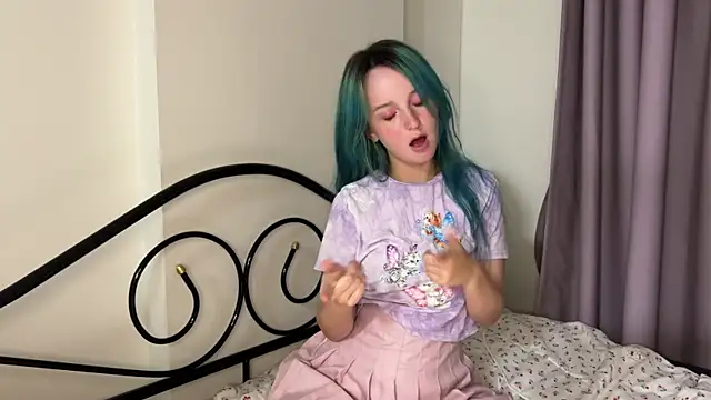 bumble bee online show from 02/08/25, 03:42