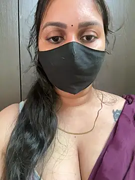 Snapshot of Akhi_Akshaya chatting on 02/22/25, 10:51 Akhi Akshaya online show from 02/22/25, 10:51