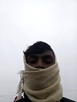 Snapshot of Suraj223kumar chatting on 01/16/25, 01:37 Suraj223kumar online show from 01/16/25, 01:37