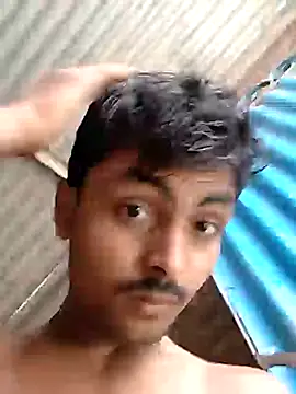 Snapshot of Suraj223kumar chatting on 09/22/25, 05:31 Suraj223kumar online show from 09/22/25, 05:31