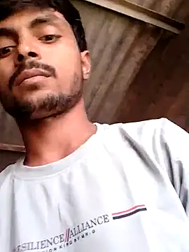Snapshot of Suraj223kumar chatting on 10/07/25, 03:36 Suraj223kumar online show from 10/07/25, 03:36