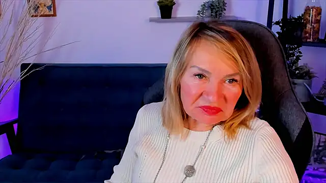 RosalindaFortuna online show from 12/17/24, 02:00