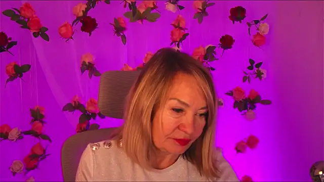 RosalindaFortuna online show from 12/20/24, 01:43