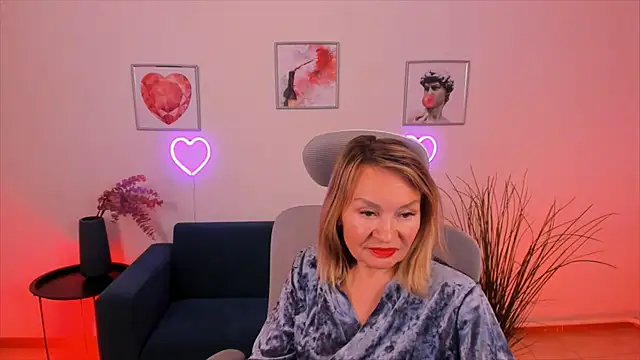 RosalindaFortuna online show from 12/30/24, 12:09