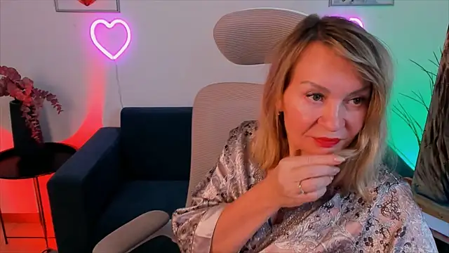 RosalindaFortuna online show from 01/08/25, 02:46