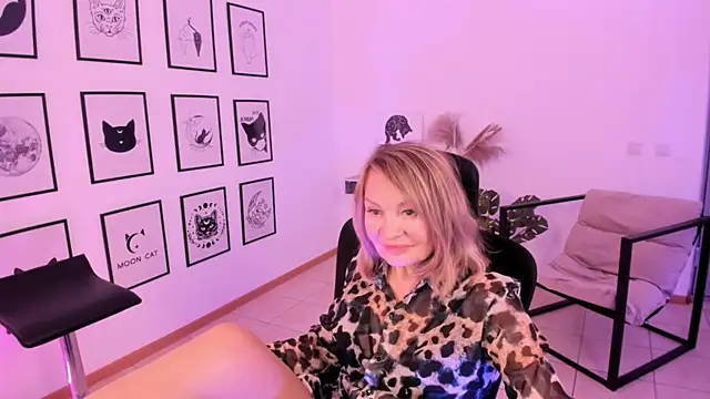 RosalindaFortuna online show from 01/13/25, 02:42