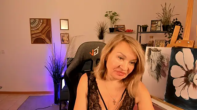 RosalindaFortuna online show from 01/16/25, 10:42