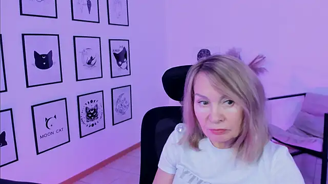 RosalindaFortuna online show from 01/21/25, 10:41