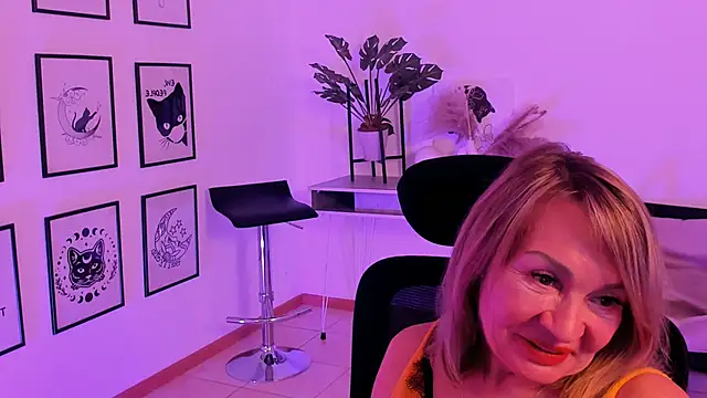 RosalindaFortuna online show from 01/27/25, 02:13