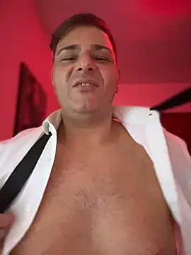 SecretlyDD online show from 02/09/25, 04:50