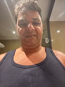 SecretlyDD online show from 03/05/25, 04:24