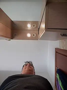 SecretlyDD online show from 03/20/25, 08:42