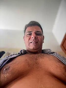 SecretlyDD online show from 10/28/25, 09:02