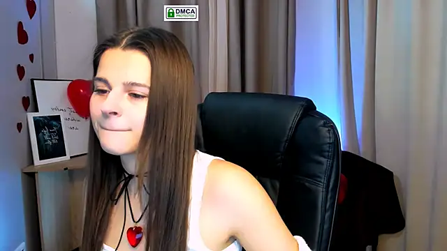 Snapshot of berry_alma chatting on 02/25/25, 12:03 berry alma online show from 02/25/25, 12:03