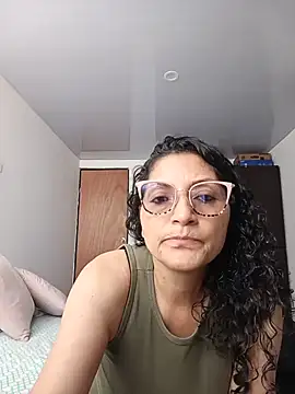 Snapshot of arianna_ros3 chatting on 06/27/26, 06:13 arianna ros3 online show from 06/27/26, 06:13