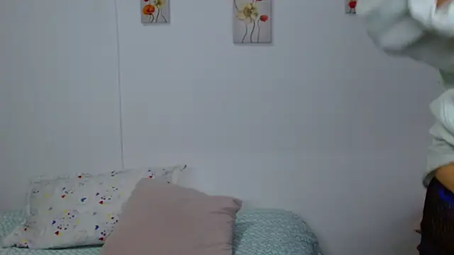 Snapshot of arianna_ros3 chatting on 08/01/26, 01:05 arianna ros3 online show from 08/01/26, 01:05