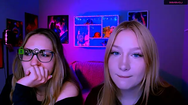 playful sophie online show from 04/15/26, 07:32