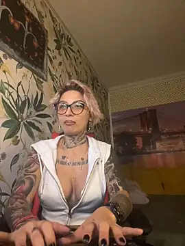 Lucky Deniz online show from 12/19/25, 09:11