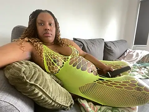 LavenderBuxton online show from 02/17/25, 11:44