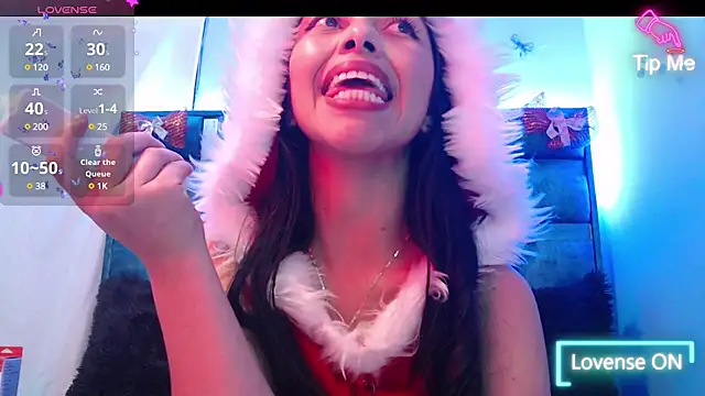 Snapshot of Roxan_Fox- chatting on 12/31/24, 10:37 Roxan Fox- online show from 12/31/24, 10:37