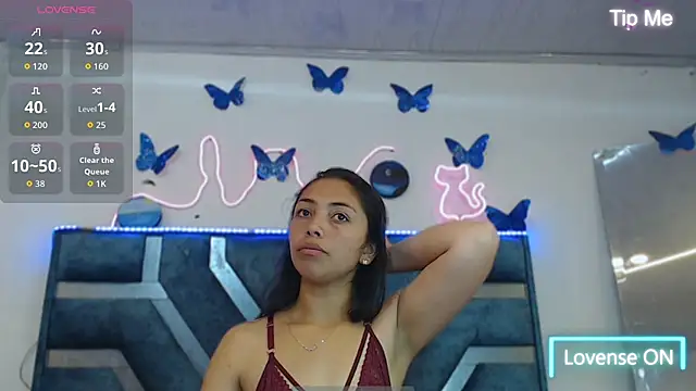 Snapshot of Roxan_Fox- chatting on 09/19/25, 01:40 Roxan Fox- online show from 09/19/25, 01:40