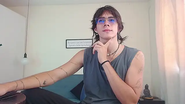 Snapshot of andreey50 chatting on 03/13/25, 08:11 andreey50 online show from 03/13/25, 08:11