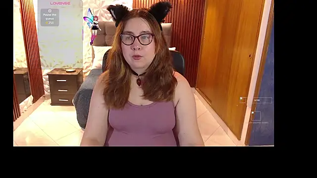 Snapshot of chloe_prg chatting on 09/09/25, 05:07 chloe prg online show from 09/09/25, 05:07