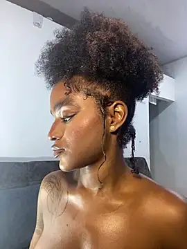 Zizi-campbel online show from 03/13/25, 08:15