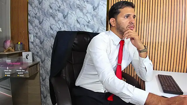 Hideintheoffice online show from 03/11/26, 11:49