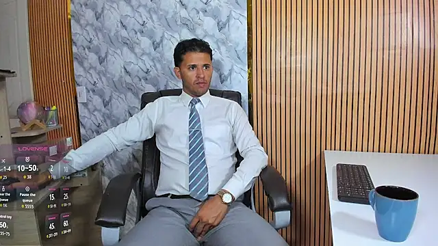 Hideintheoffice online show from 03/25/26, 01:06