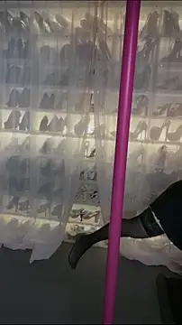 baobaomiqi linger online show from 09/11/25, 05:13