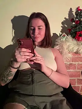 MayaMystic online show from 12/17/25, 01:28