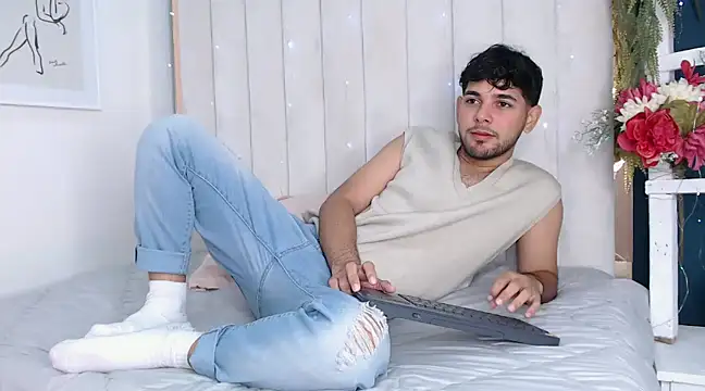 Samir bear online show from 01/18/25, 12:47