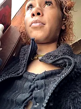 Snapshot of carmelbbyx22 chatting on 05/12/26, 06:27 carmelbbyx22 online show from 05/12/26, 06:27