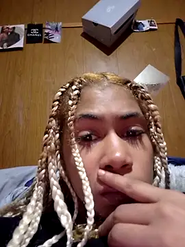 Snapshot of carmelbbyx22 chatting on 05/16/26, 11:14 carmelbbyx22 online show from 05/16/26, 11:14