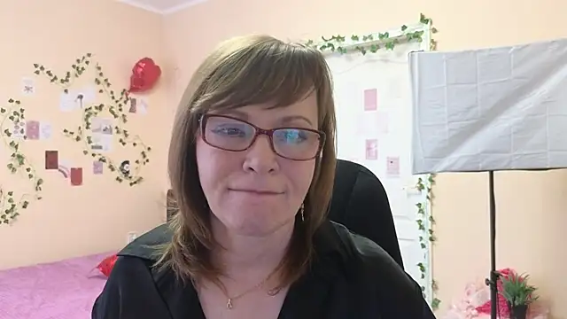 Snapshot of Miss_Moren chatting on 03/19/26, 04:49 Miss Moren online show from 03/19/26, 04:49