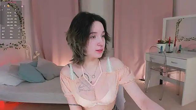 lilithlunna online show from 02/04/25, 04:08