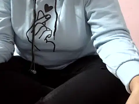 Housewife12 online show from 02/05/25, 10:41