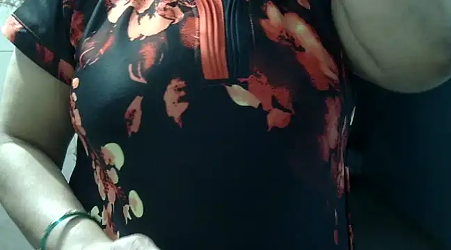 Housewife12 online show from 02/15/25, 07:50