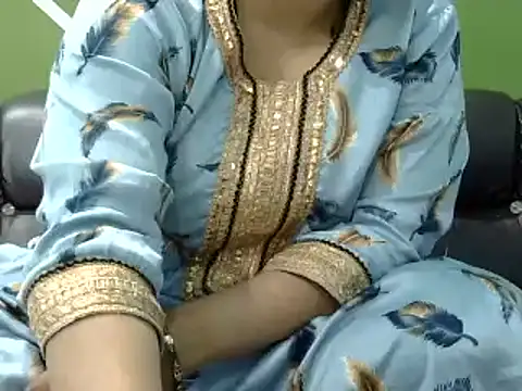 Housewife12 online show from 03/07/25, 04:11