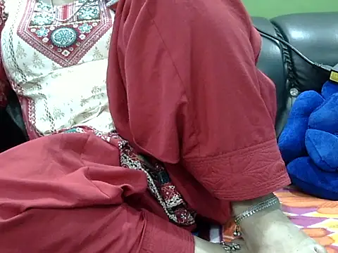 Housewife12 online show from 10/08/25, 07:28